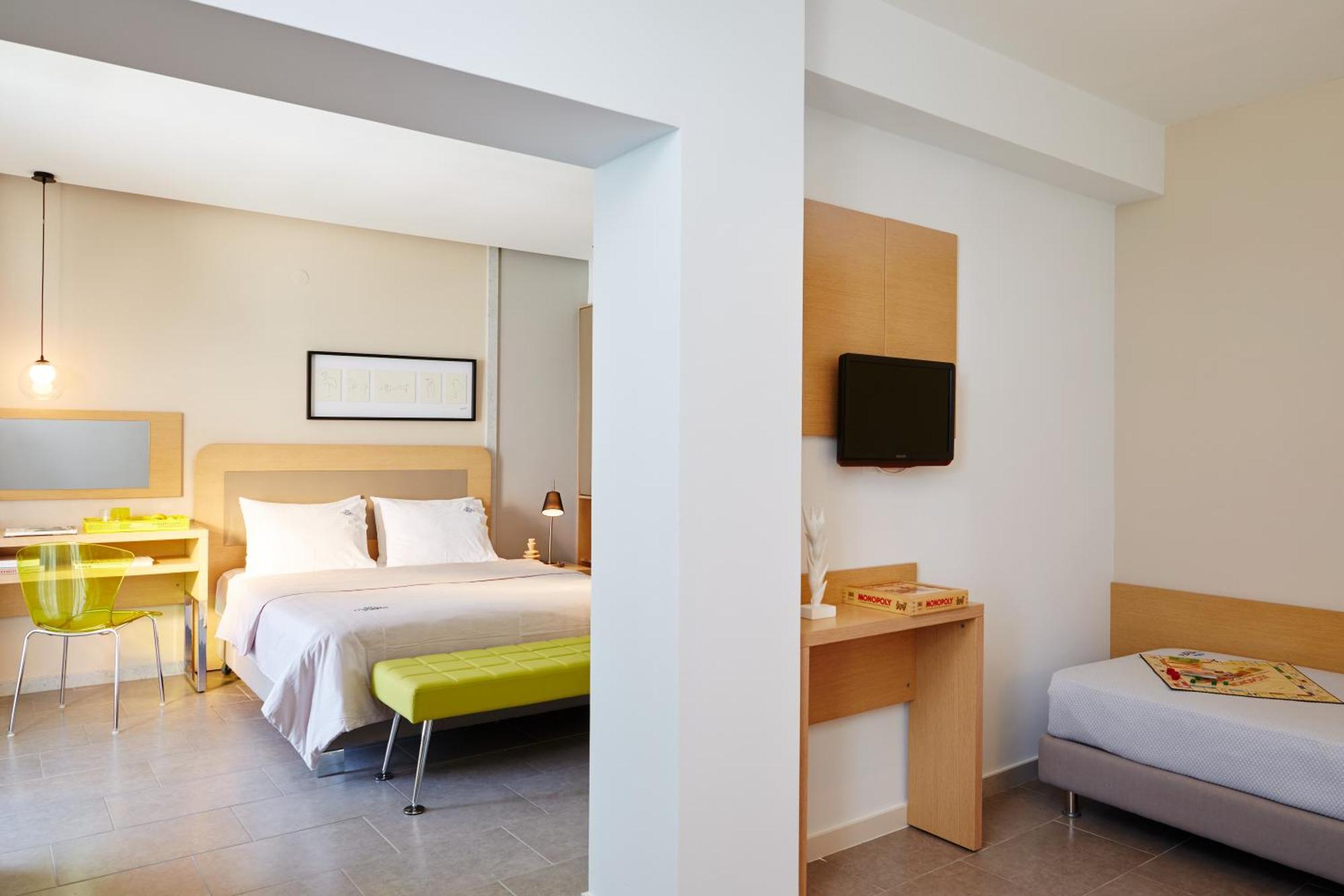 Hotel Margarita Sea Side 4*